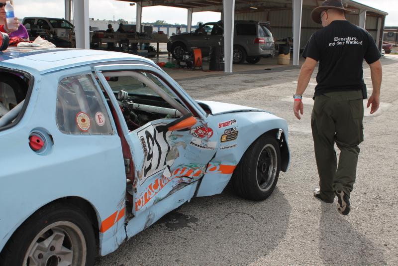 Illustration for article titled How To Race On A Track You've Never Driven Before Without Crapping Your Pants